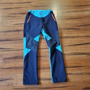 Windstopper Outdoor Water Resistant Pants. NEW WITHOUT TAGS. NEVER WORN, EVER.